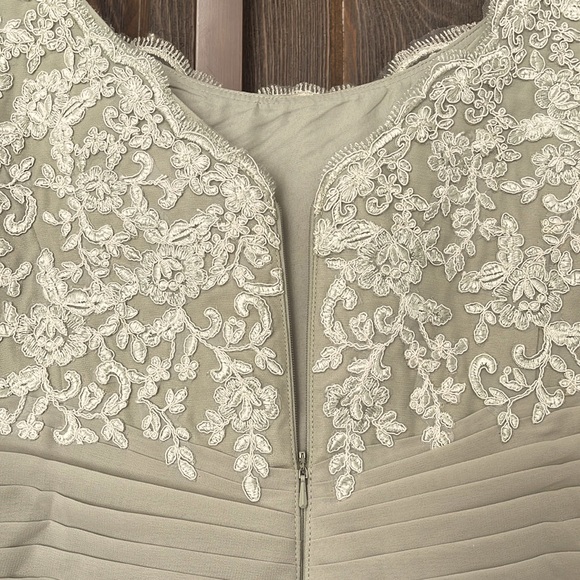 JJs House MOB dress - Picture 4 of 8